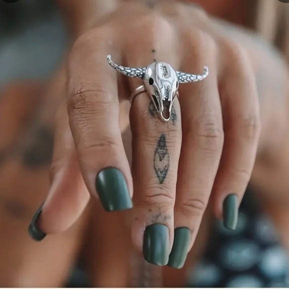 🌵✨✨SouthWestern Bohemian Desert Bull  Skull Ring adjustable🌵 - Picture 8 of 8